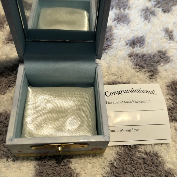 Toothfairy Box and Notecard - Picture 3 of 9